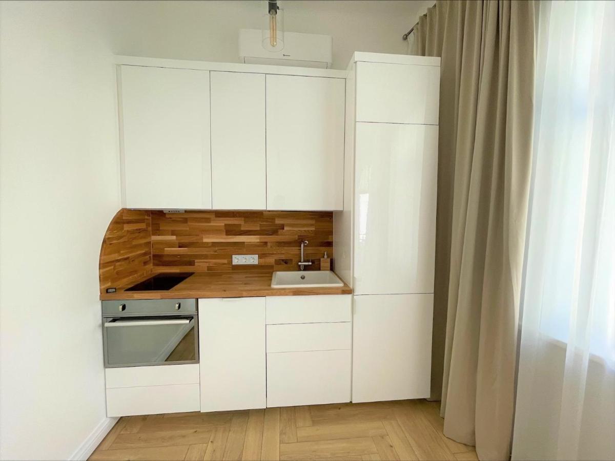 Picturesque Old Town Apartment With Charming Balcony Kaunas Eksteriør bilde