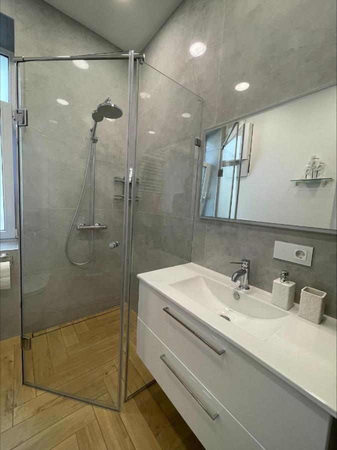 Picturesque Old Town Apartment With Charming Balcony Kaunas Eksteriør bilde