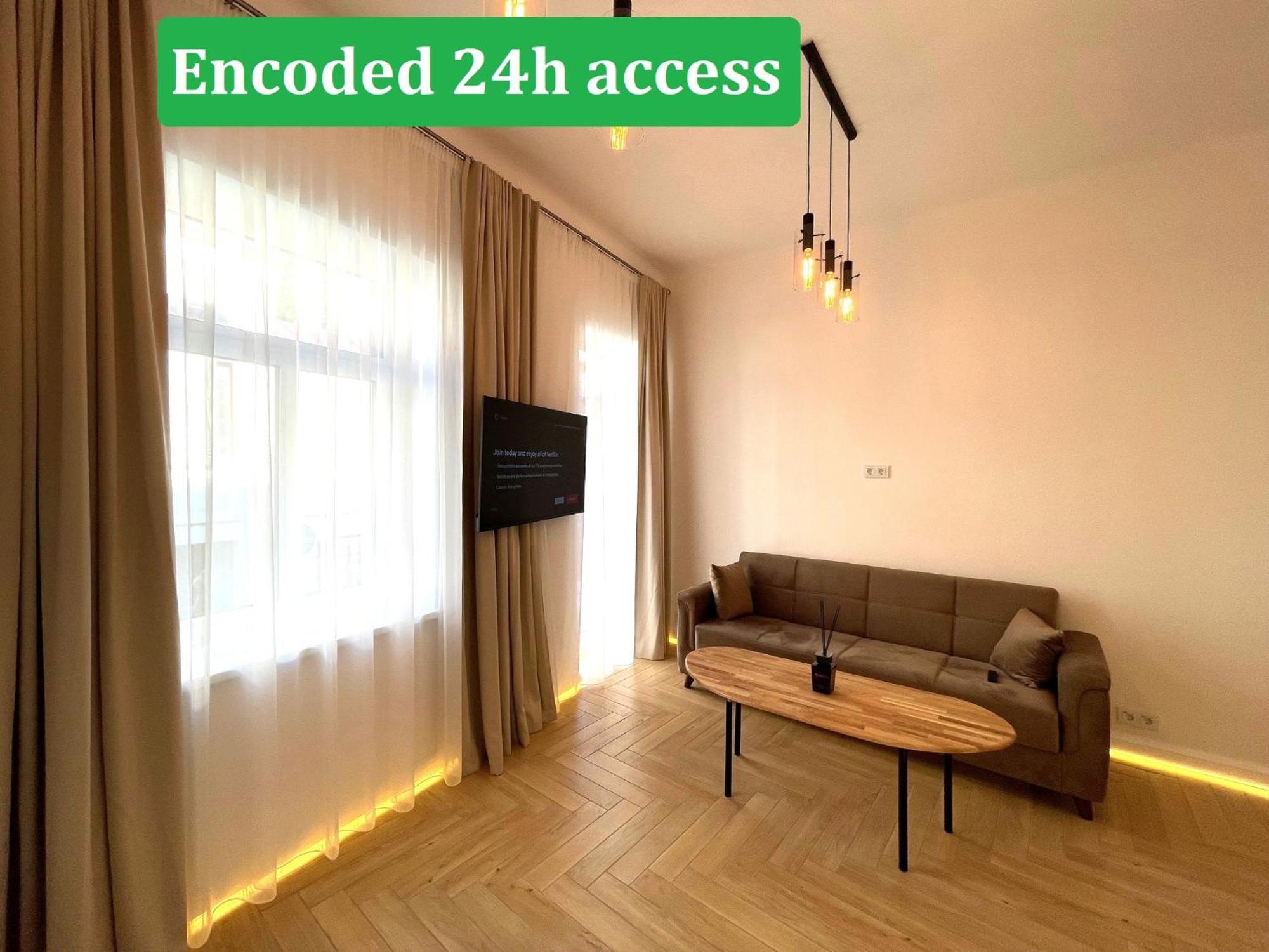 Picturesque Old Town Apartment With Charming Balcony Kaunas Eksteriør bilde