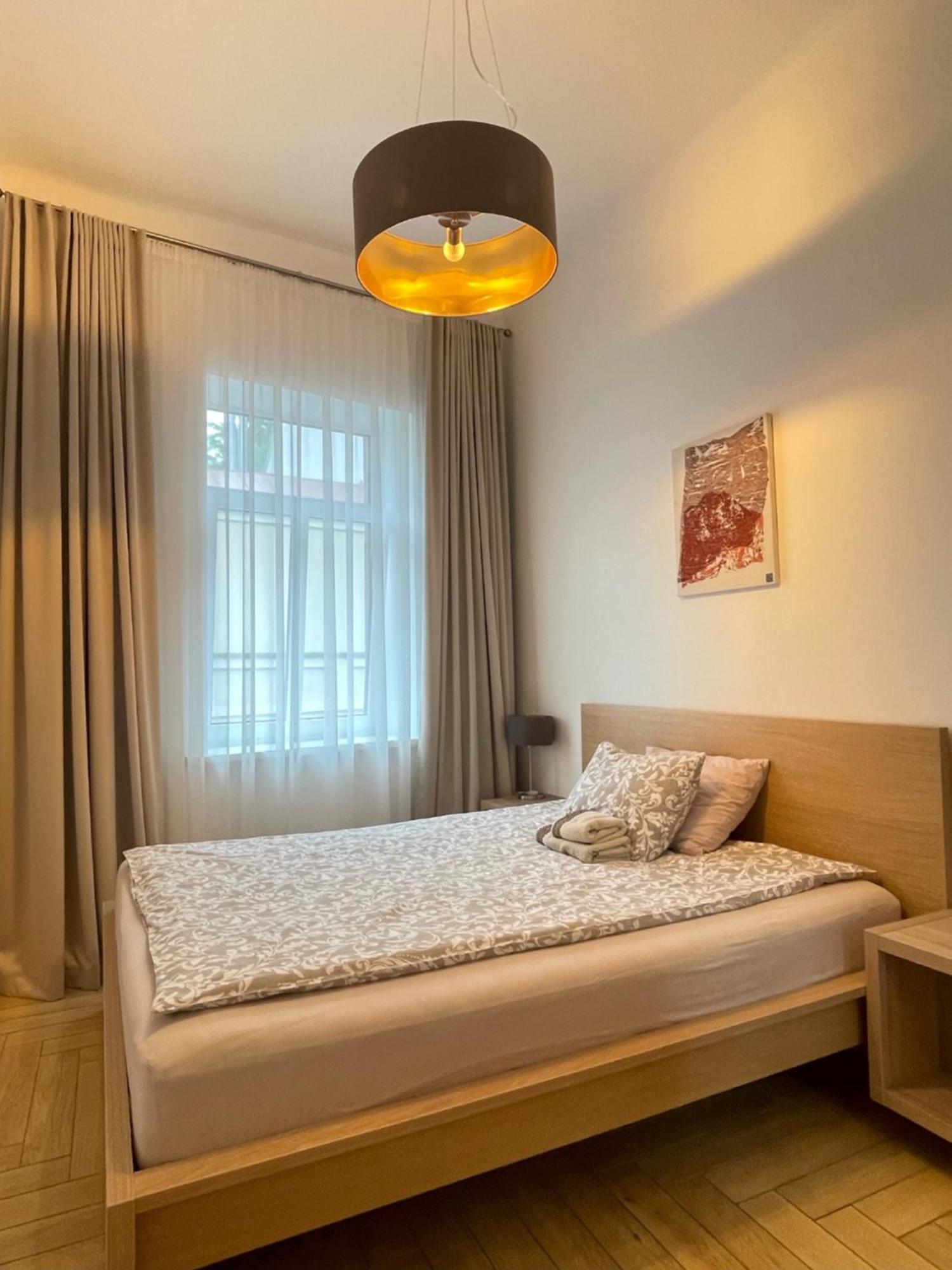 Picturesque Old Town Apartment With Charming Balcony Kaunas Eksteriør bilde
